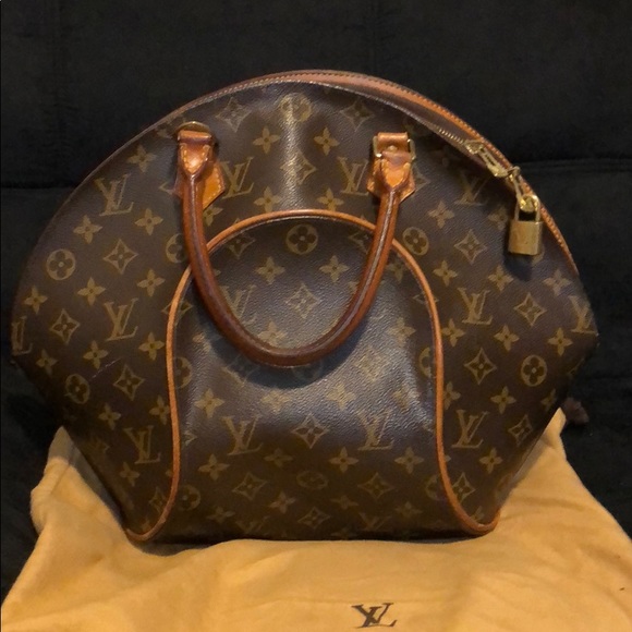 SOLD!!! Authentic LV Ellipse - Picture 1 of 4
